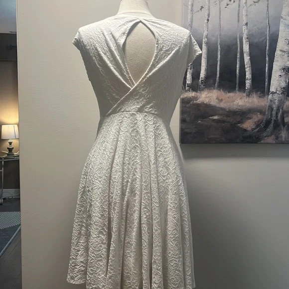 Torrid white lace dress - Picture 5 of 9